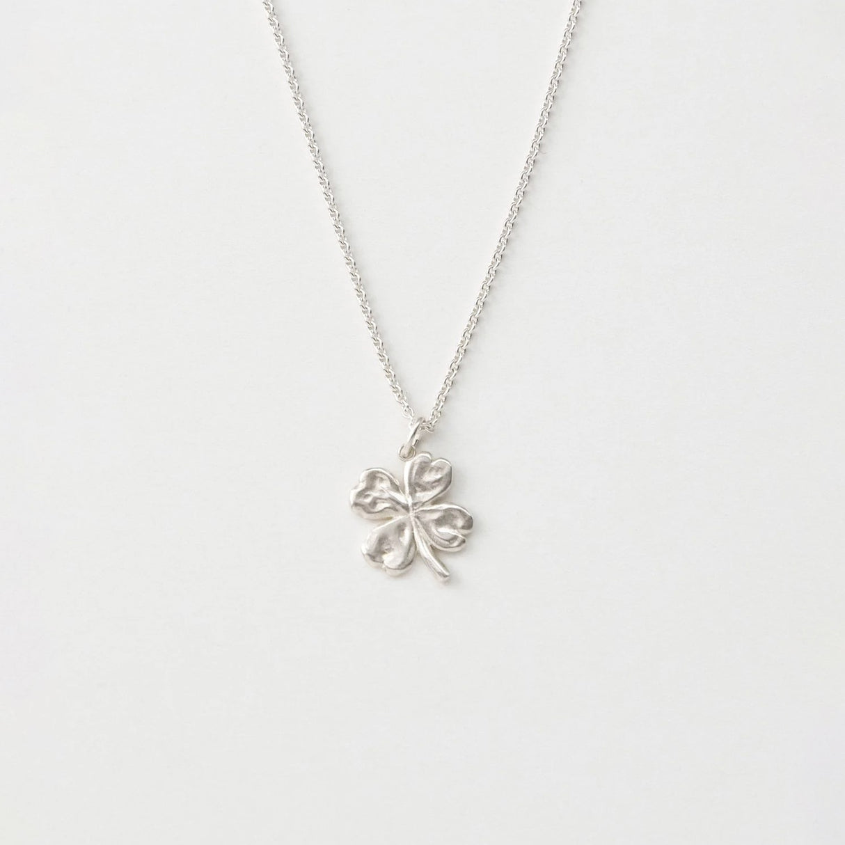 AIDA Impact x Hypend LUCKY CLOVER NECKLACE, Silver