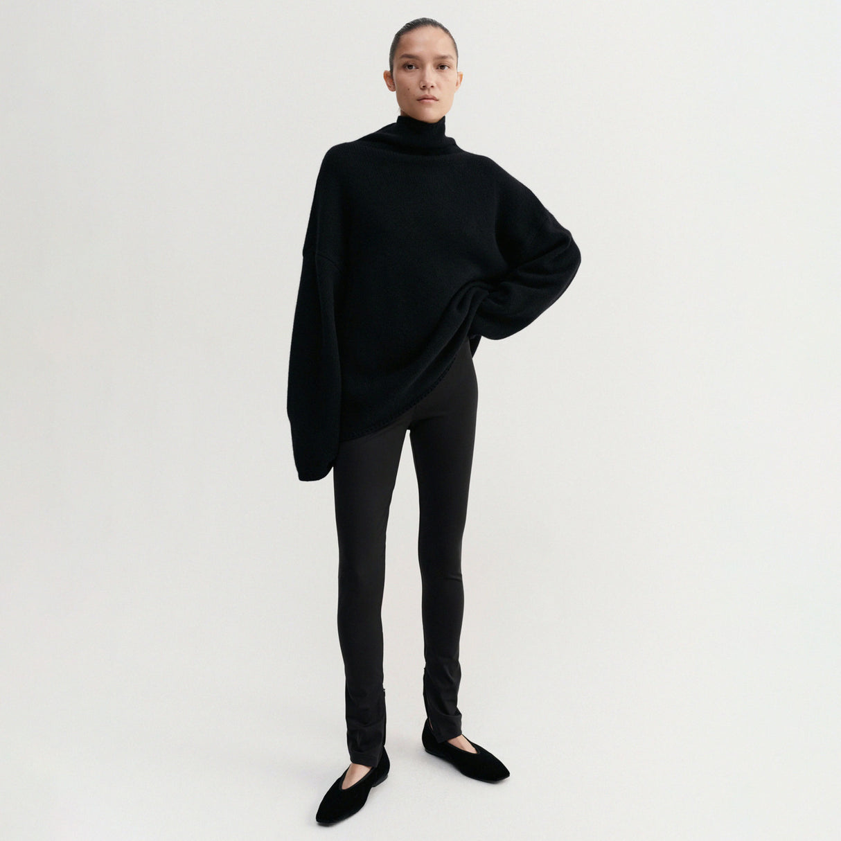 Almada Label AMIE SWEATER, Black
