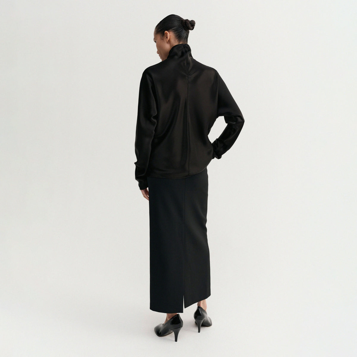 Almada Label MADDY SATIN BLOUSE, Black