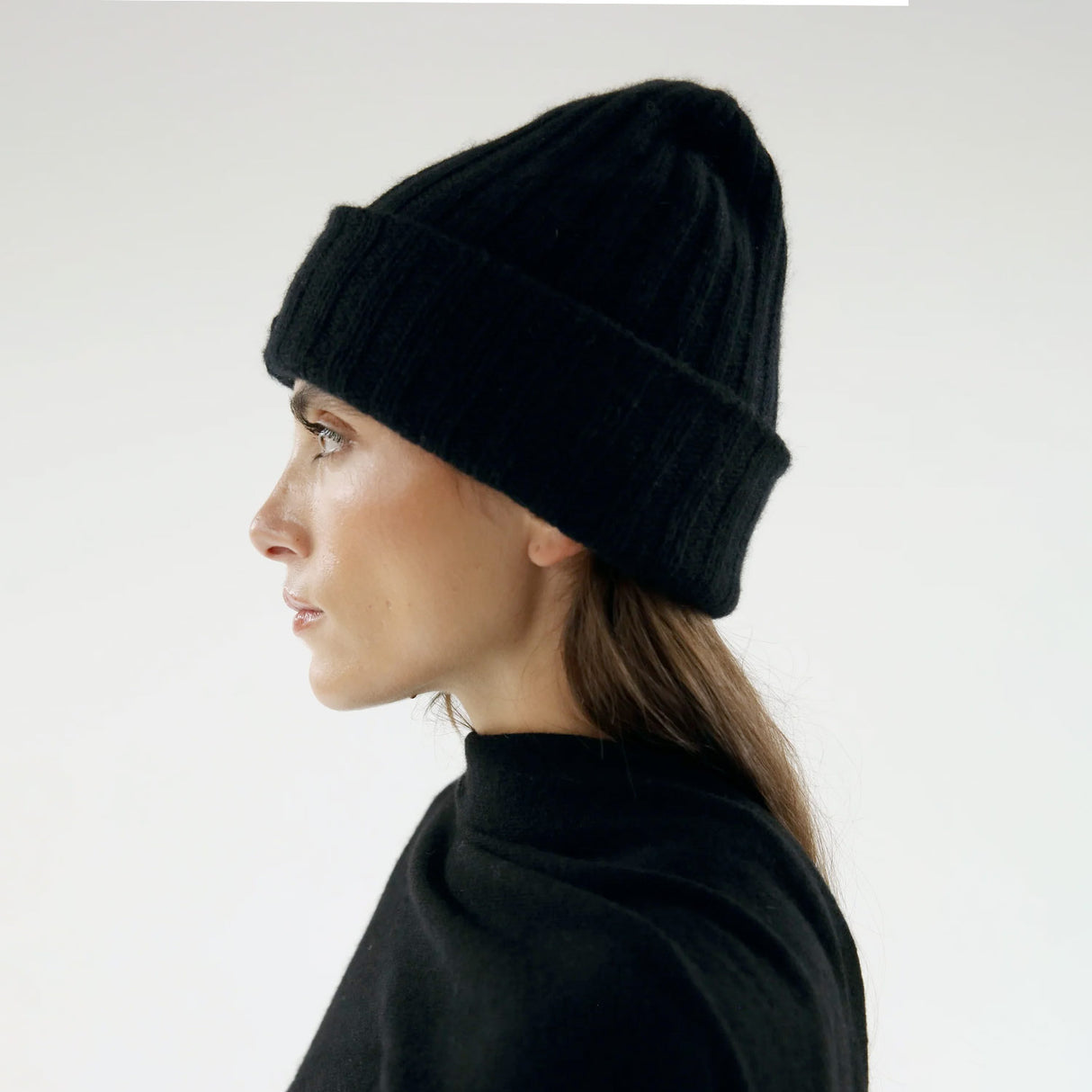 Almada Label ROE CASHMERE BEANIE, Black