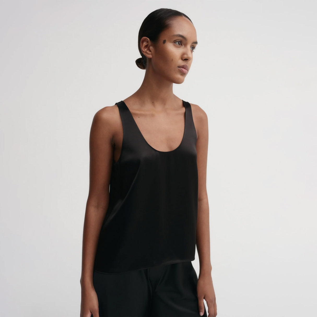 Almada Label ROMY SATIN TANK TOP, Black