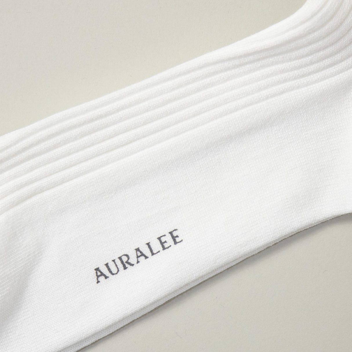 Auralee GIZA HIGH GAUGE SOCKS, White