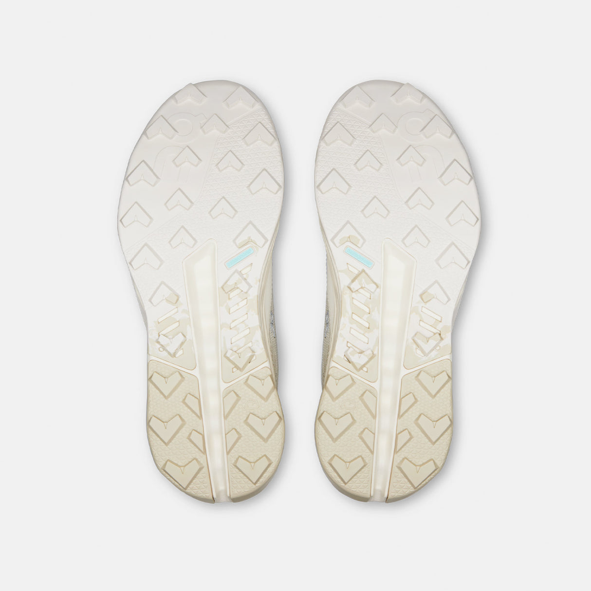 On W'S CLOUDHORIZON 2 WATERPROOF, Ghost/Ivory