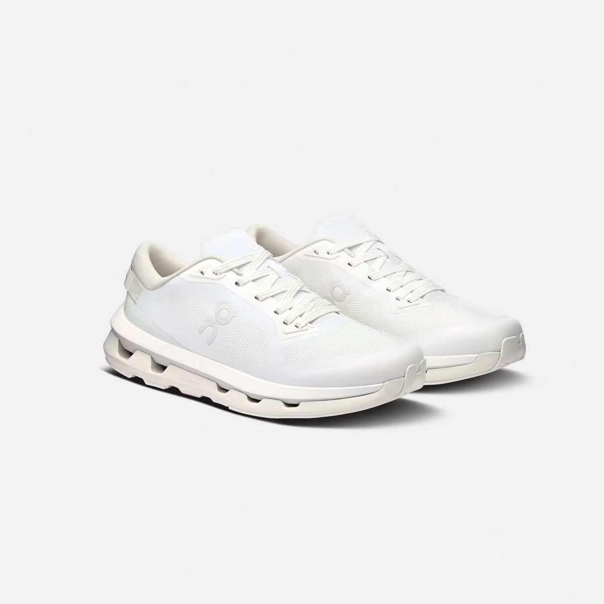 On W'S CLOUDZONE, White