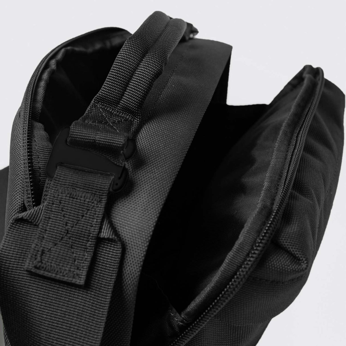 Sandqvist GO SHOULDER BAG, Black