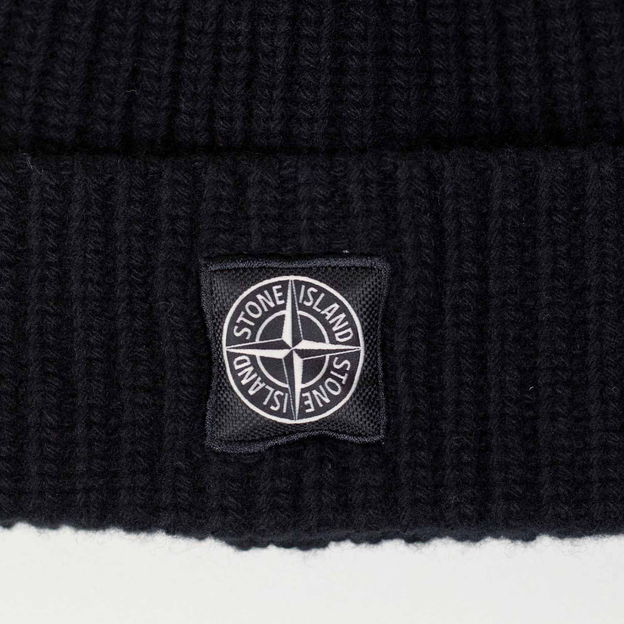 Stone Island N100012 BEANIE, Black