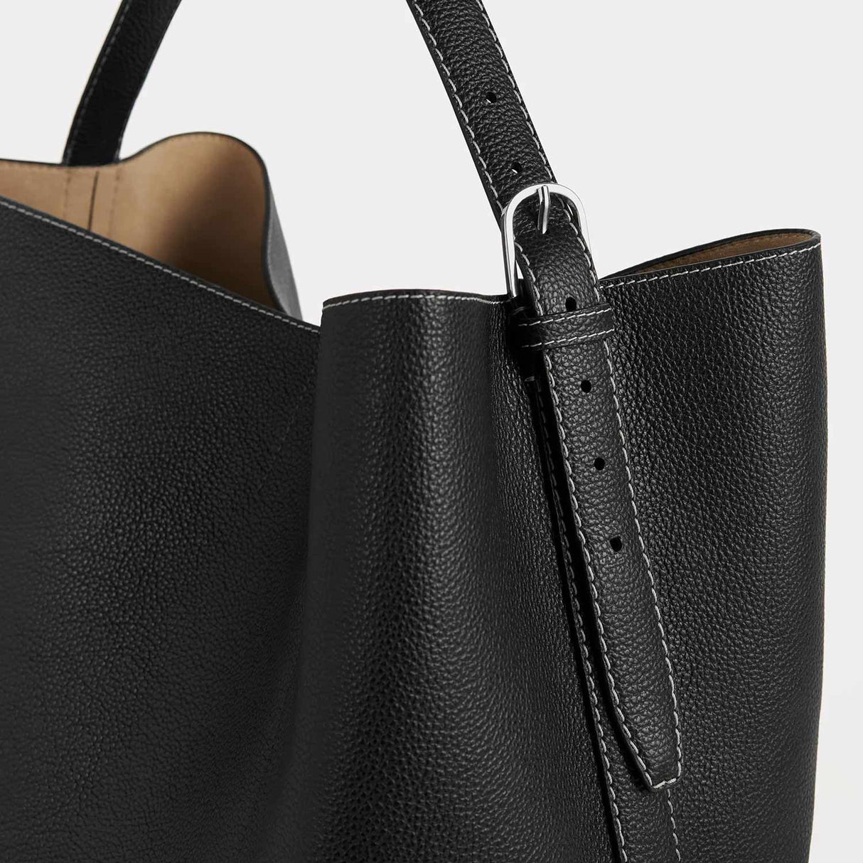 TOTEME GRAINED-LEATHER BELTED TOTE, Black
