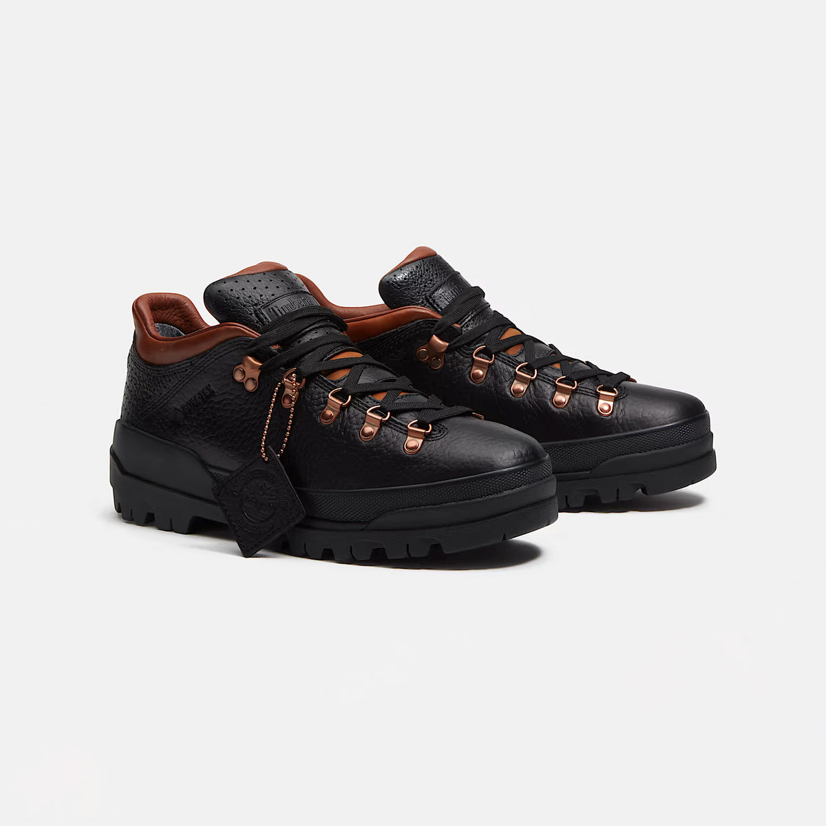Timberland WORLD HIKER LOW GORE-TEX HIKING BOOT, Black Full-Grain/Rust