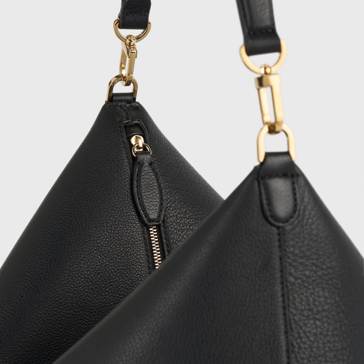 MEDIUM BEVEL GRAINED-LEATHER BAG, Black