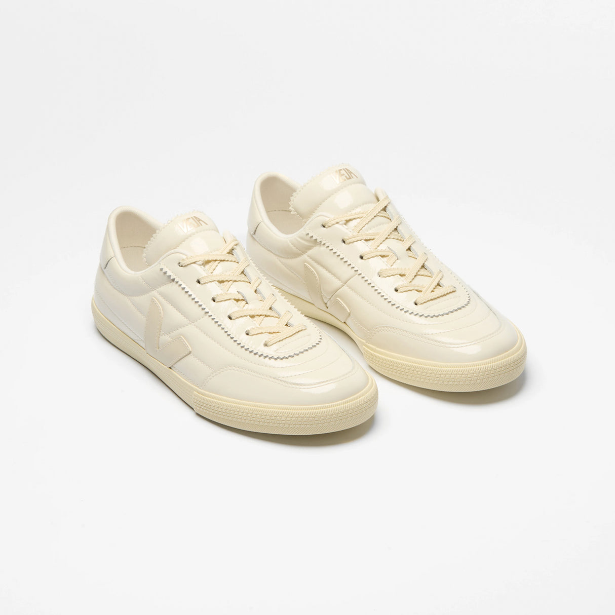 Veja PANENKA PATENT LEATHER, Off White