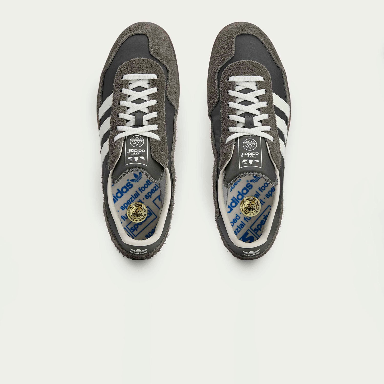 Adidas WENSLEY SPZL, Utility Grey/Off White/Gum5 – Beamhill