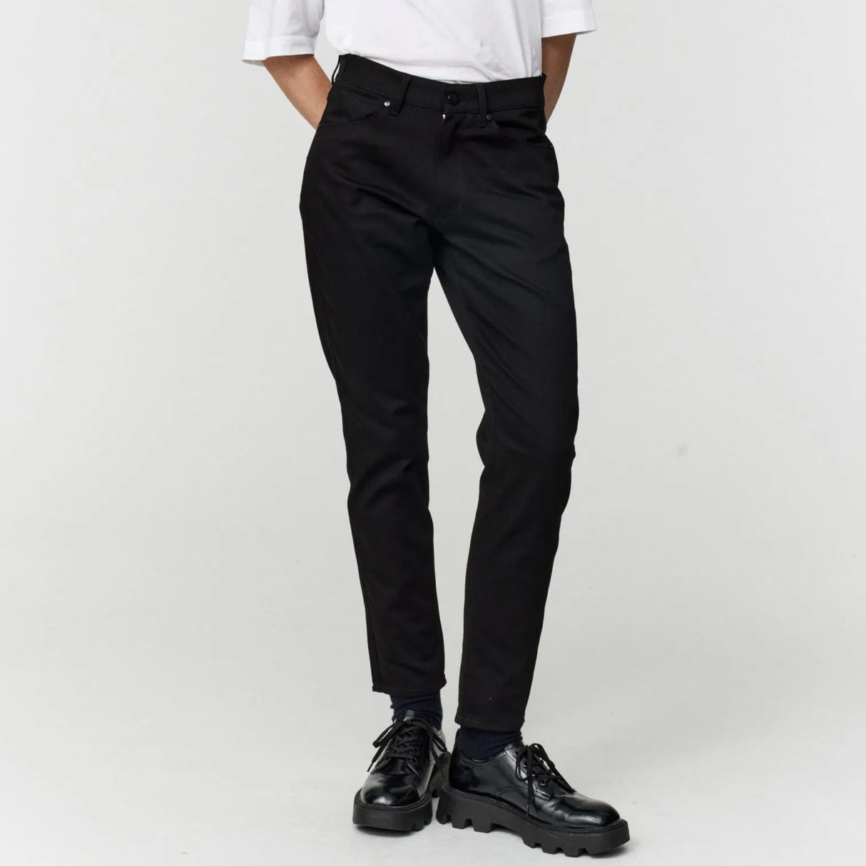 Adnym Atelier ACA 162, Black