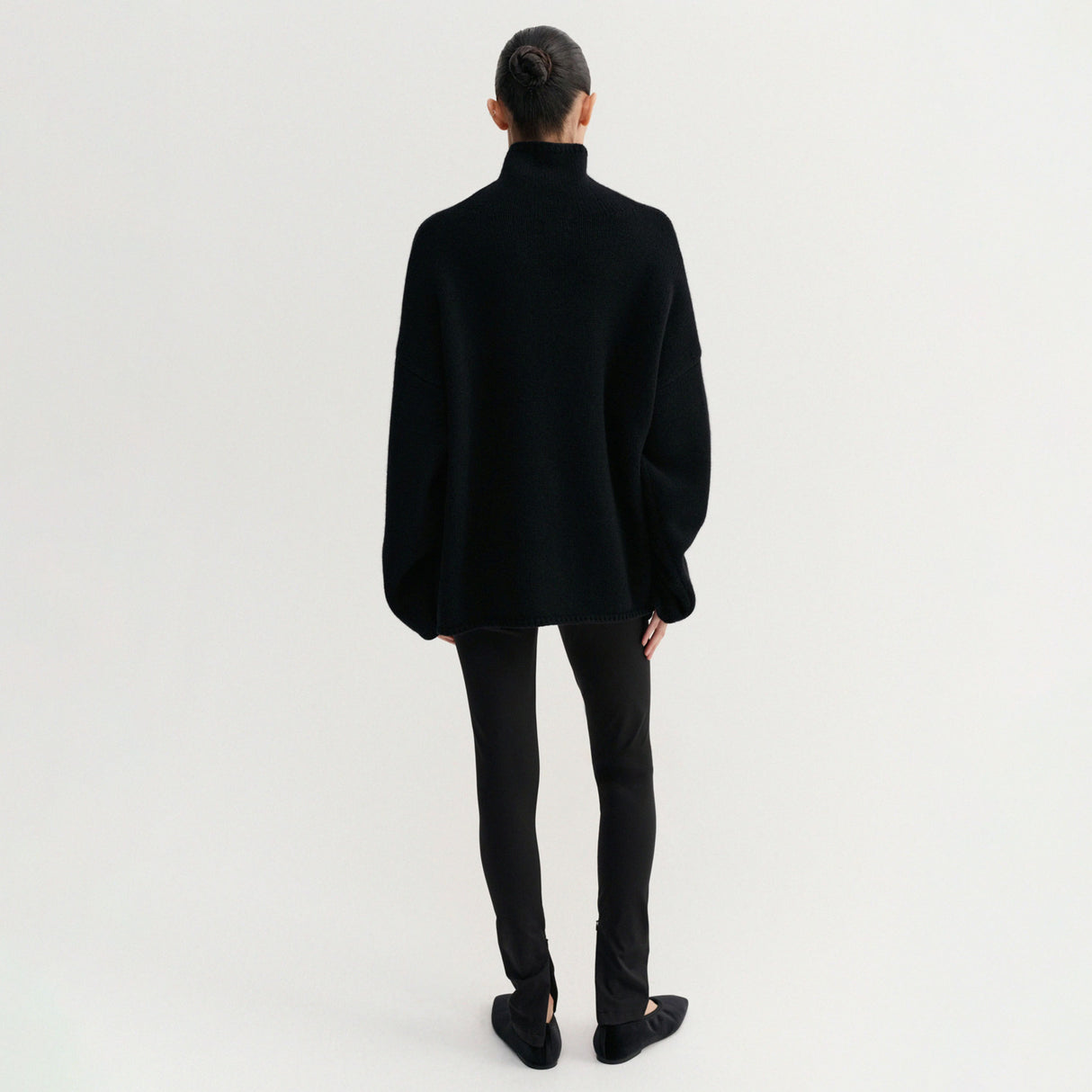 Almada Label AMIE SWEATER, Black