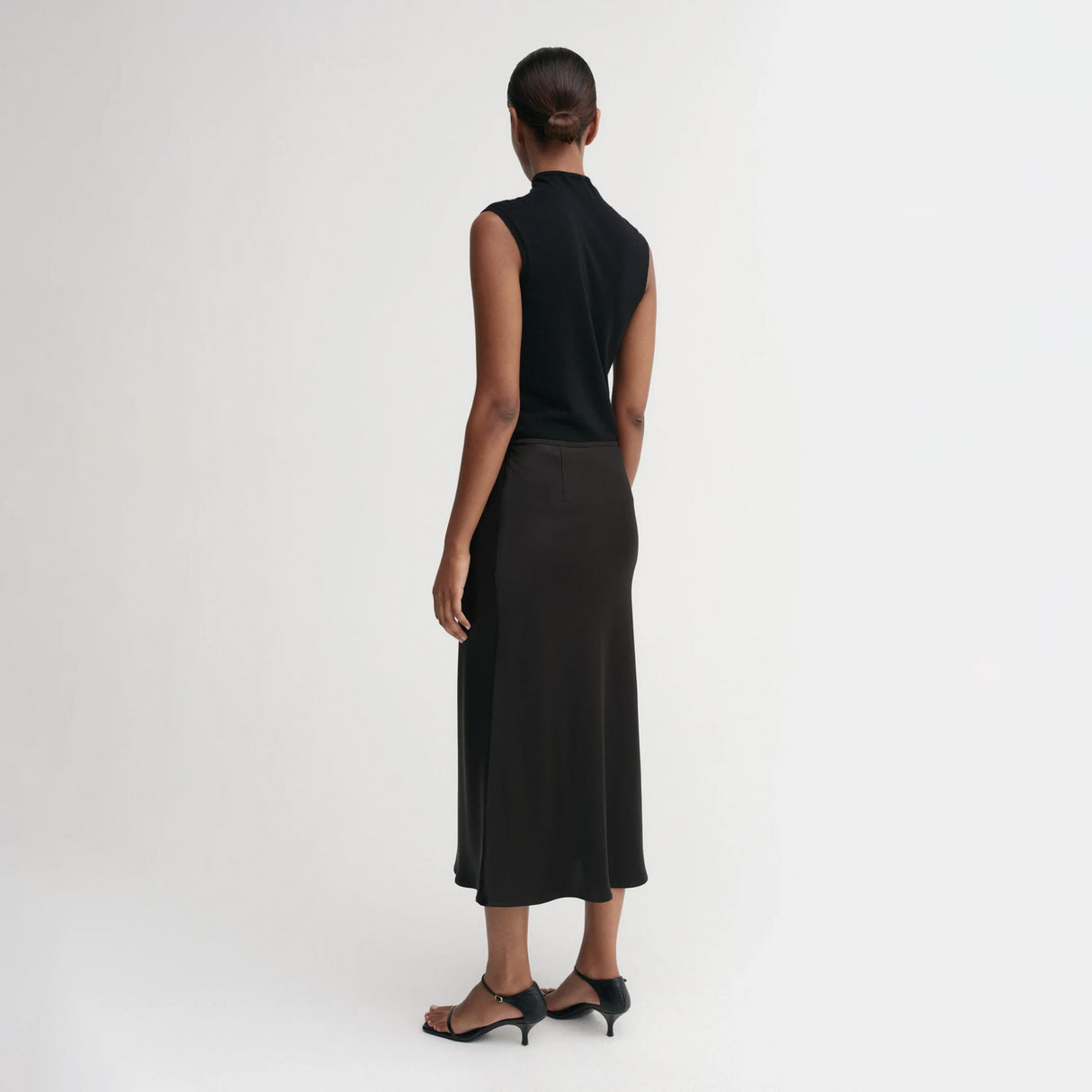 Almada Label AYLA SATIN SKIRT, Black