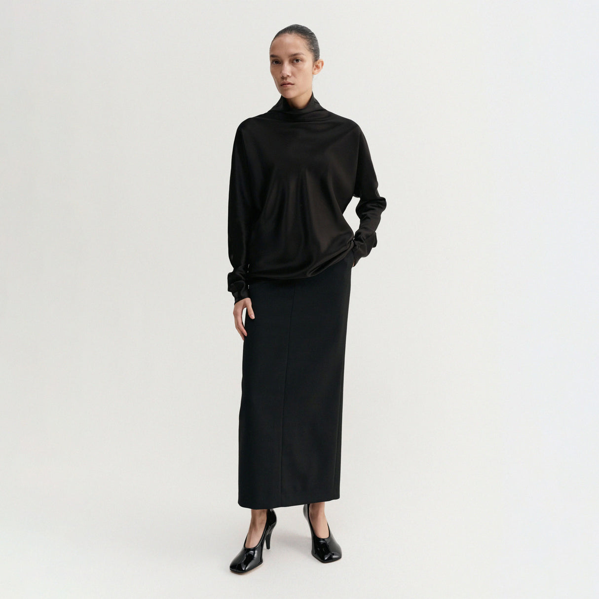 Almada Label MADDY SATIN BLOUSE, Black