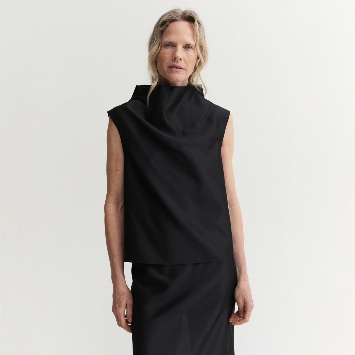 Almada Label KIERA ORGANZA TOP, Black