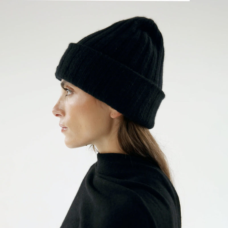 Almada Label ROE CASHMERE BEANIE, Black