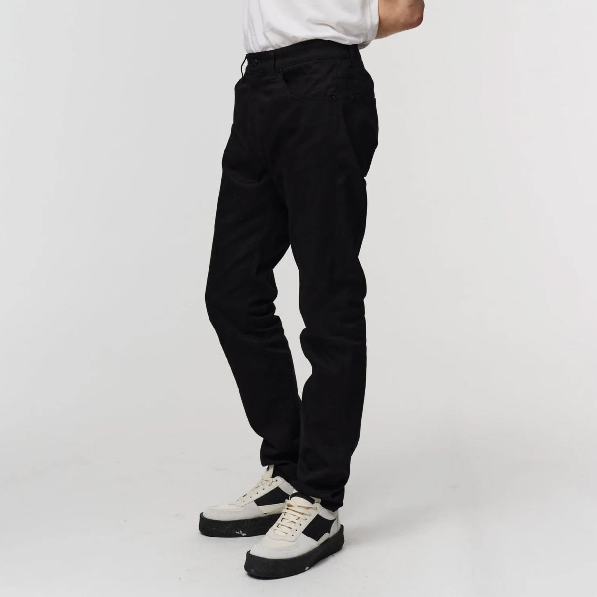 Adnym Atelier ARE 162, Black