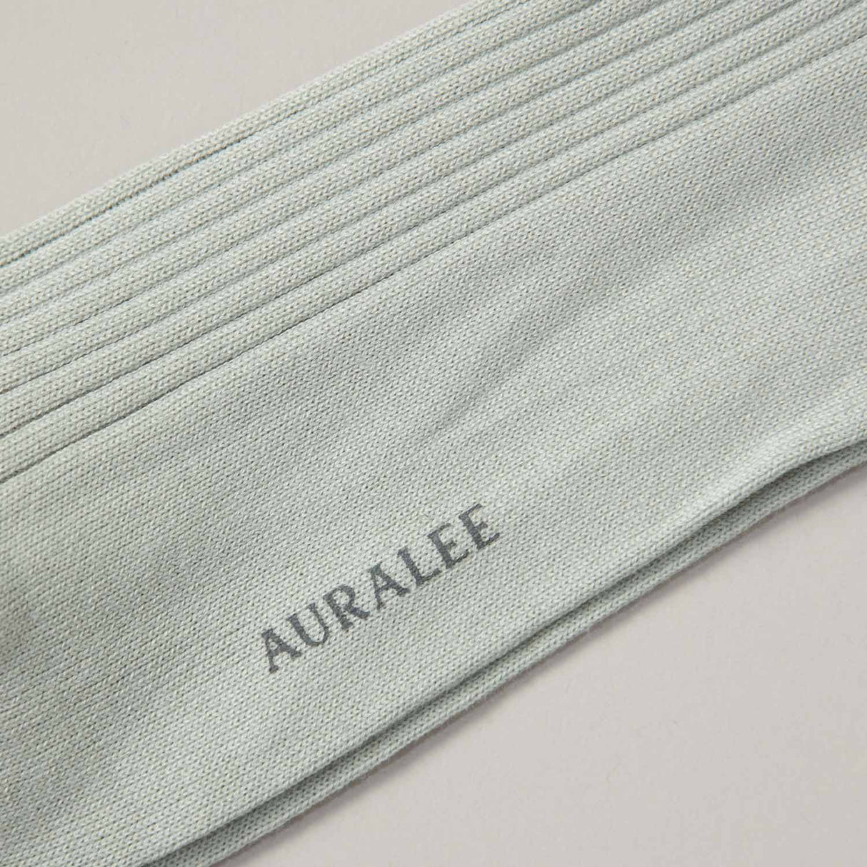 Auralee GIZA HIGH GAUGE SOCKS, Pale Green