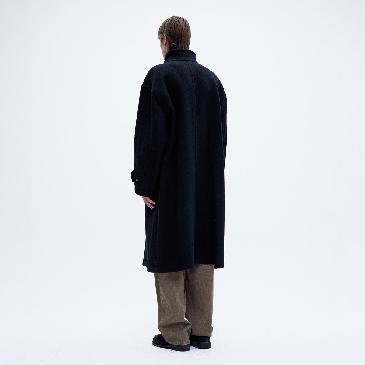 Coor VIRGIN WOOL HIGH-NECK COAT, Black