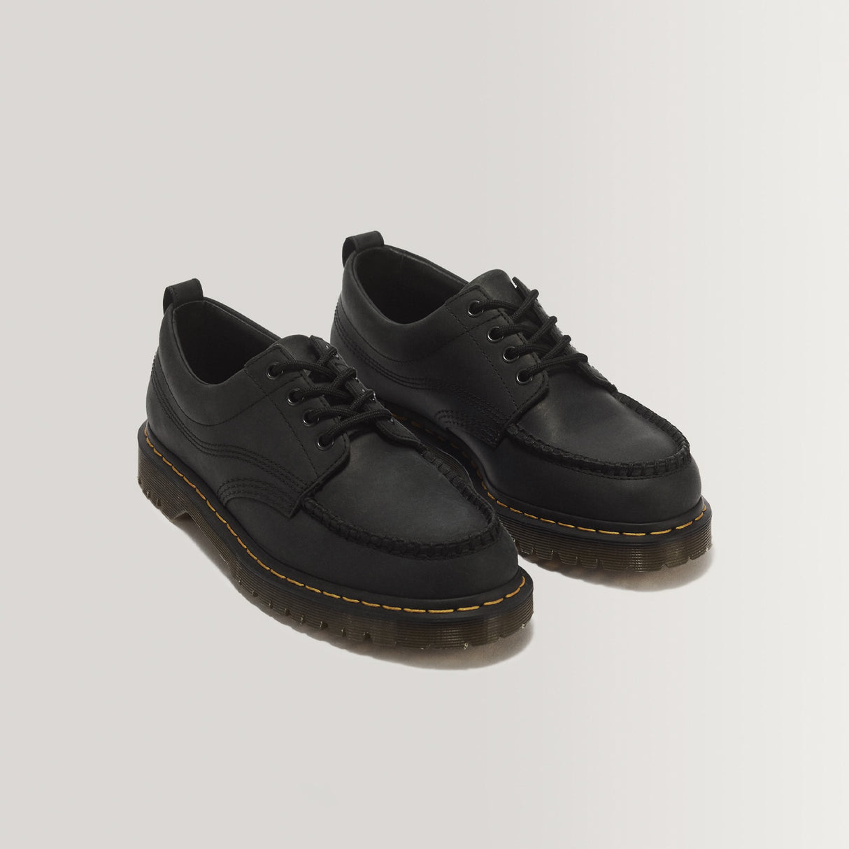 Dr. Martens LOWELL 4 EYE CRAZY HORSE LEATHER MOC TOE, Black