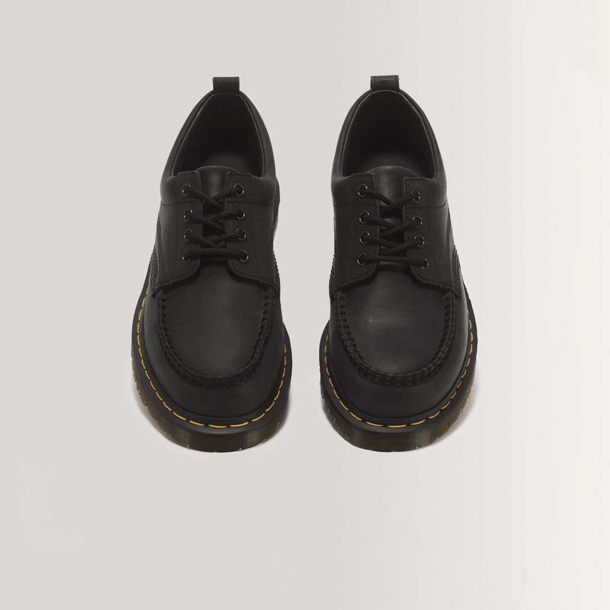 Dr. Martens LOWELL 4 EYE CRAZY HORSE LEATHER MOC TOE, Black