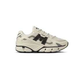 Karhu SUPER FULCRUM, Vanilla Ice/Black - Image 1
