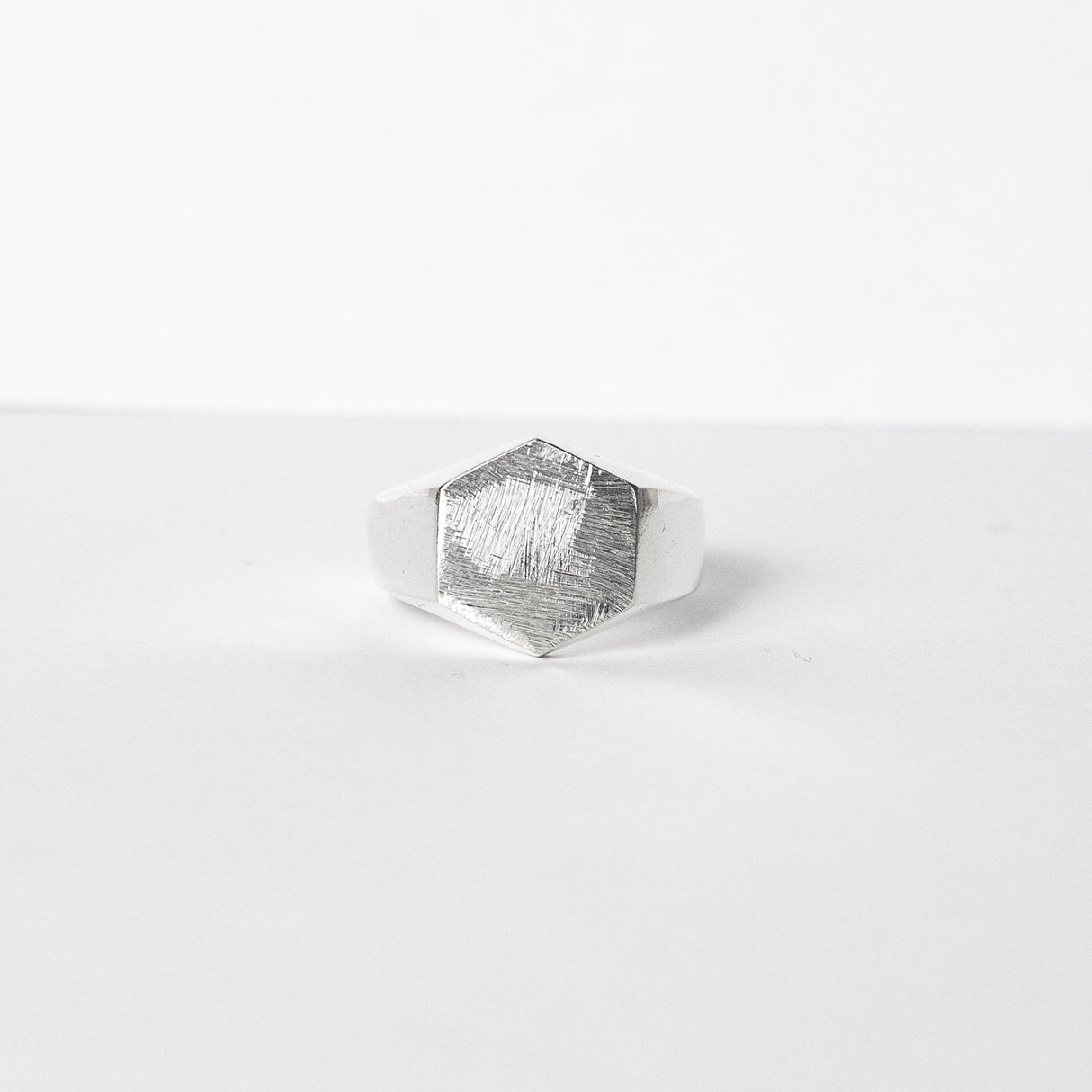 Laura Vartio HEXAGON RING, Silver