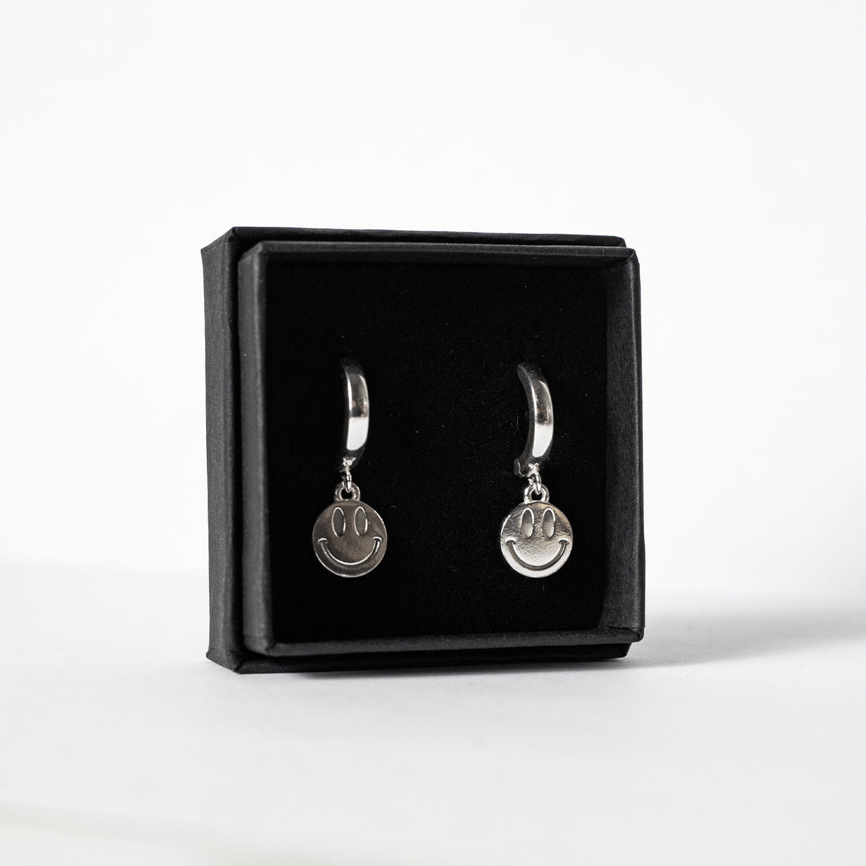 Laura Vartio SMILEY EARRINGS, Silver