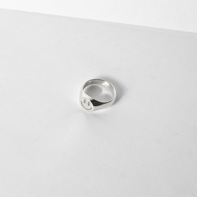 Laura Vartio SMILEY SIGNET RING, Silver
