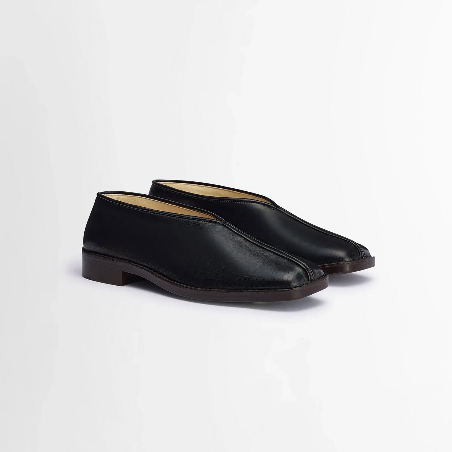 Lemaire FLAT PIPED SLIPPERS, Black – Beamhill