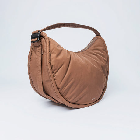 Sandqvist CURVE CROSSBODY ROUND L, Dark Taupe