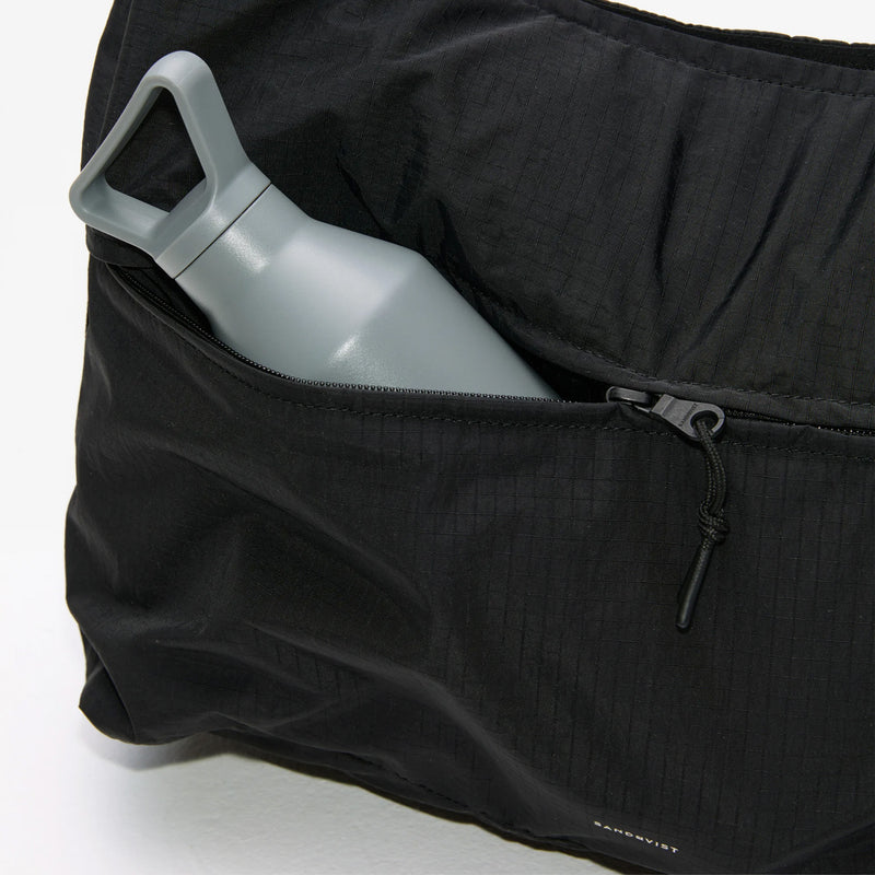 Sandqvist GRID SHOULDER BAG, Black