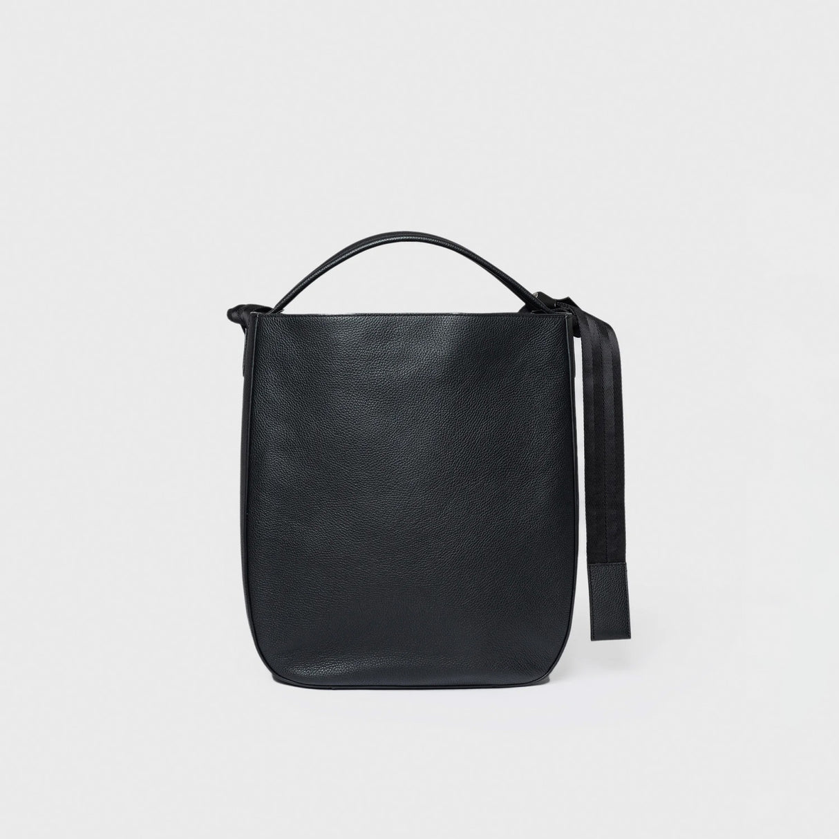 Sandqvist LEATHER HOBO TOTE, Black