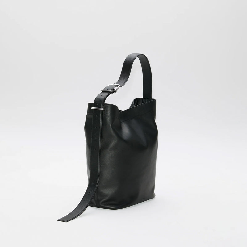 Sandqvist LEATHER SHOPPER BAG, Black