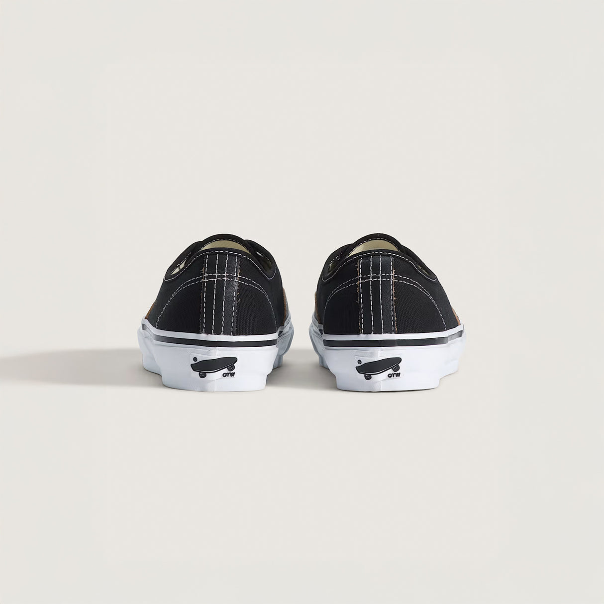 Vans OTW AUTHENTIC 44 SIPED VIBRAM, Black/Black